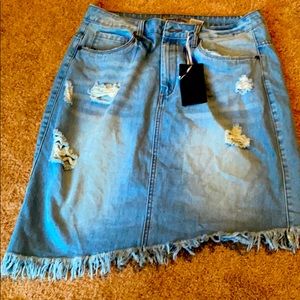 Light blue jean / ripped skirt